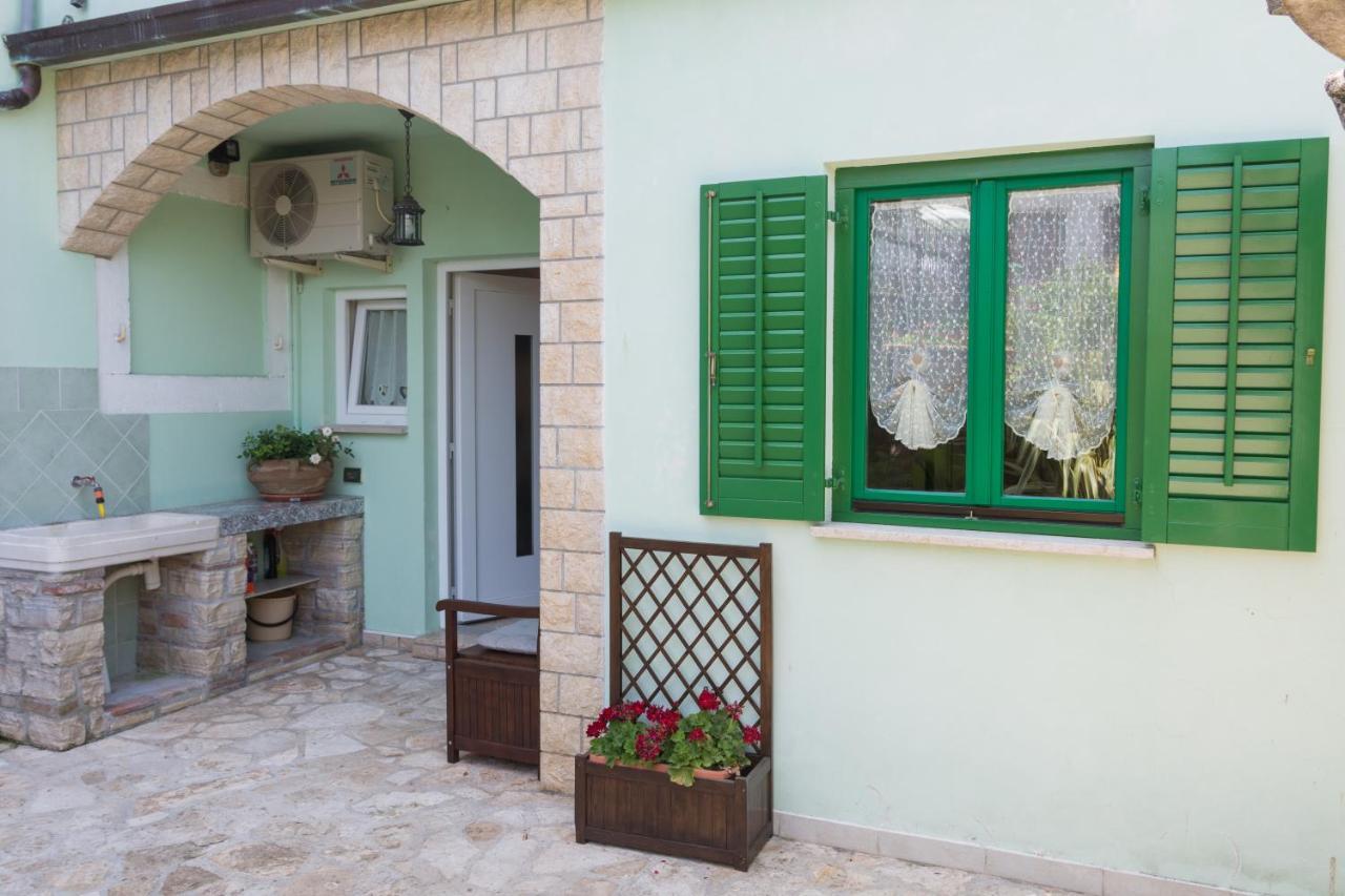 Secret Garden Apartment Пореч Экстерьер фото