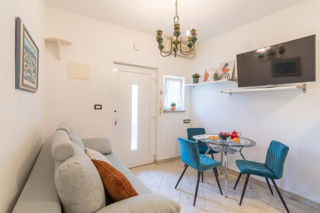 Secret Garden Apartment Пореч Экстерьер фото