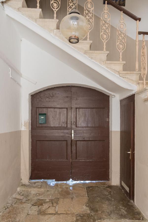 Secret Garden Apartment Пореч Экстерьер фото