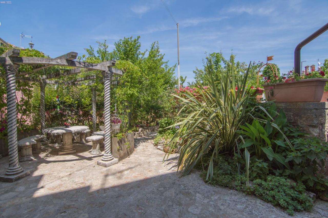 Secret Garden Apartment Пореч Экстерьер фото